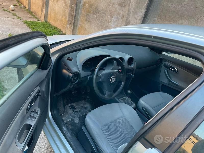 Usata Seat Ibiza 2003 Grigio Utilitaria