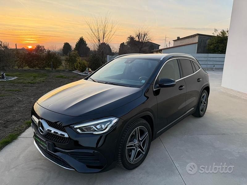 Usata Mercedes GLA200 Premium 150 CV (110 kW) 2021 Nero SUV