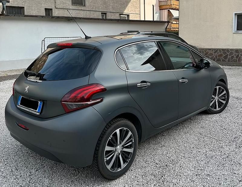 Usata Peugeot 208 75 CV (55 kW) 2017 Utilitaria