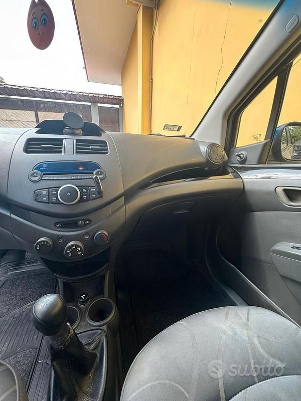 Usata Chevrolet Spark 98 CV (72 kW) 2018 Blu Utilitaria