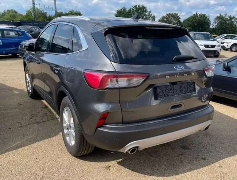 Usata Ford Kuga Titanium 150 CV (110 kW) 2020 Grigio SUV