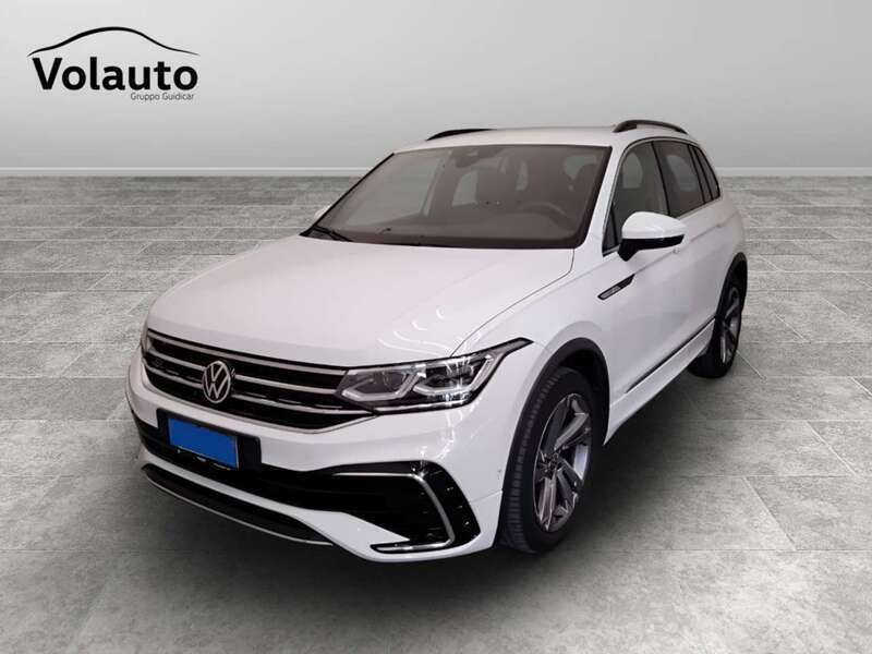 Bianco Usata 2023 VW Tiguan R-line SUV | 31.900 € (Buon prezzo) - Immagine 1/4