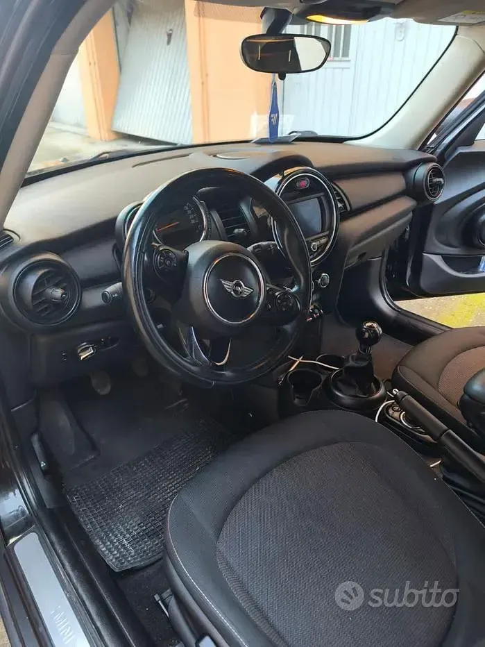 Usata Mini One D 95 CV (69 kW) 2017 Nero Utilitaria