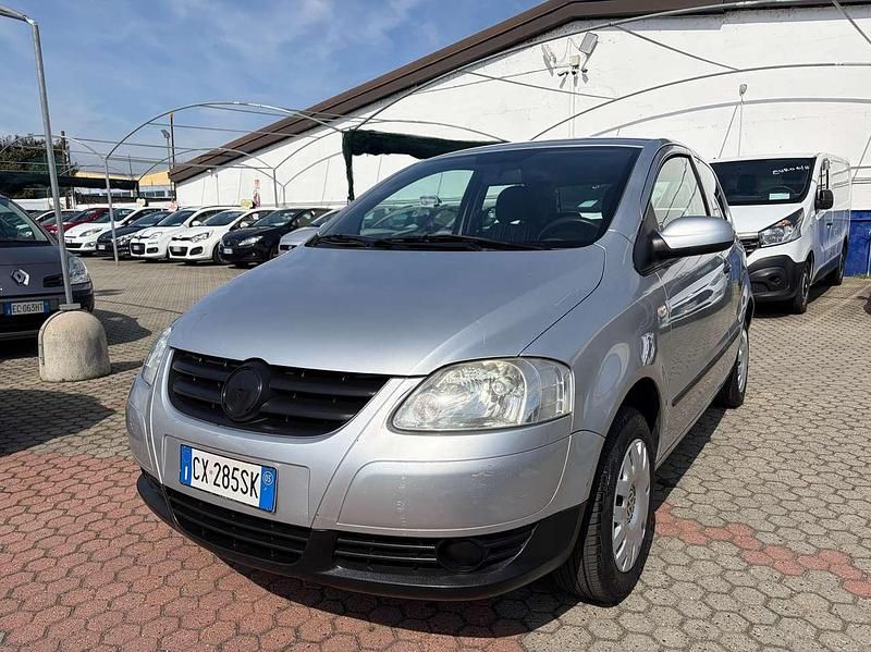 Usata VW Fox 54 CV (39 kW) 2005 Argento Utilitaria