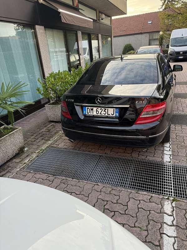 Usata Mercedes C220 Elegance 170 CV (125 kW) 2007 Berlina