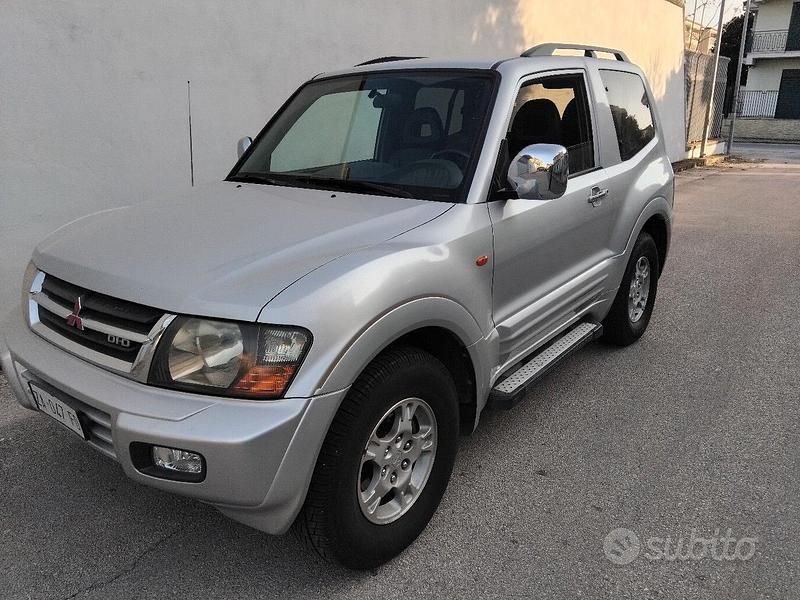 Usata Mitsubishi Pajero 165 CV (121 kW) 2001 Grigio SUV
