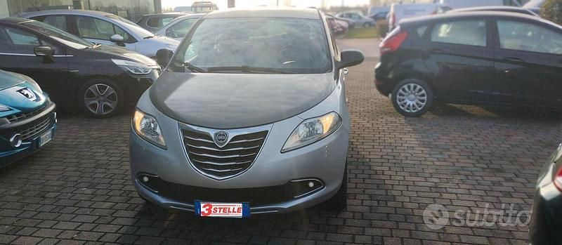Usata Lancia Ypsilon 85 CV (62 kW) 2013 Grigio Utilitaria