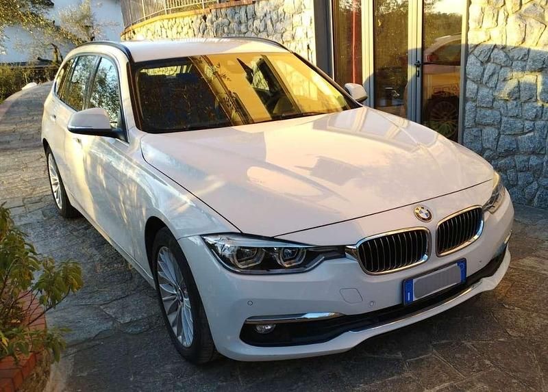 Usata BMW 316 Luxury Line 116 CV (85 kW) 2019 Bianco Station wagon