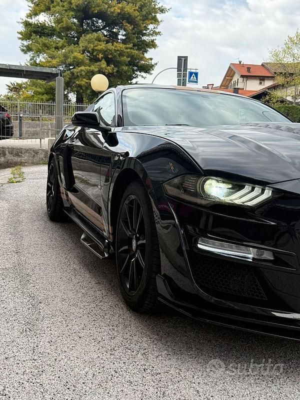 Usata Ford Mustang 310 CV (228 kW) 2019 Nero Coupé