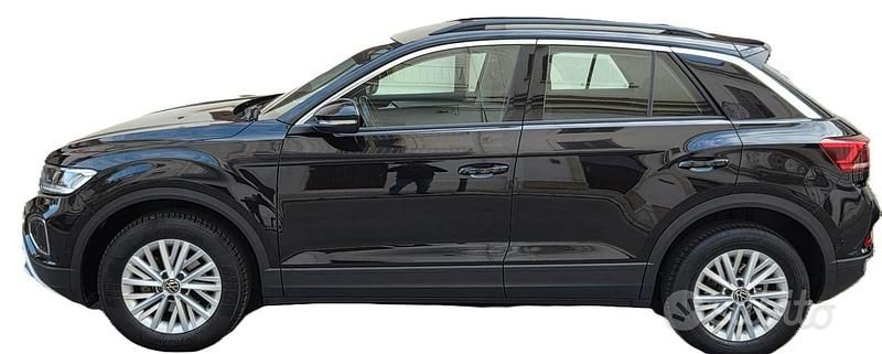 Usata VW T-Roc Style 110 CV (80 kW) 2023 Nero SUV