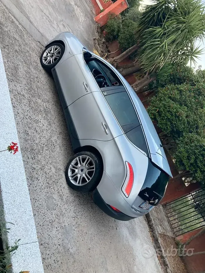 Usata Lancia Delta 120 CV (88 kW) 2009 Grigio Utilitaria