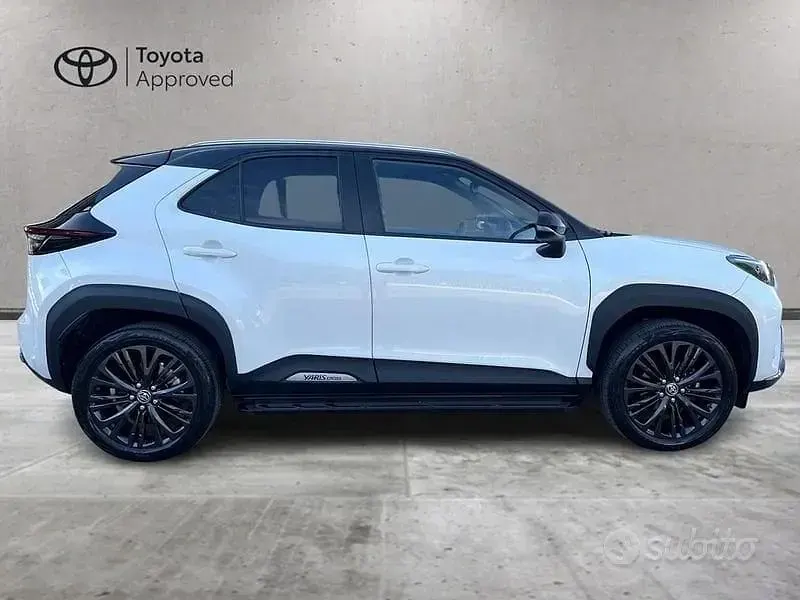 Usata Toyota Yaris Cross 116 CV (85 kW) 2022 Bianco SUV