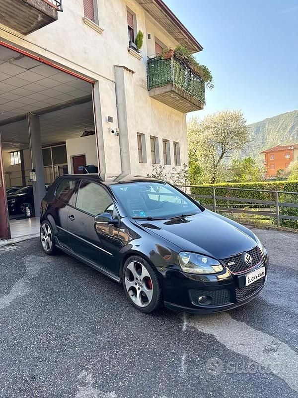 Begagnad VW Golf V GTI 200 HK (147 kW) 2007 Svart Sedan