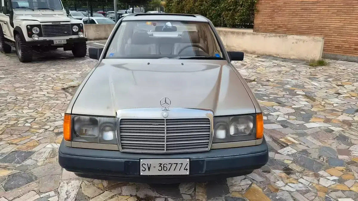 Usata Mercedes 300 188 CV (138 kW) 1989 Berlina