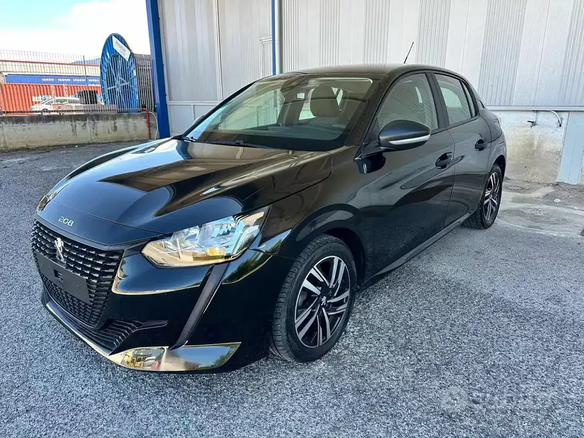 Usata Peugeot 208 Active 75 CV (55 kW) 2022 Nero Utilitaria