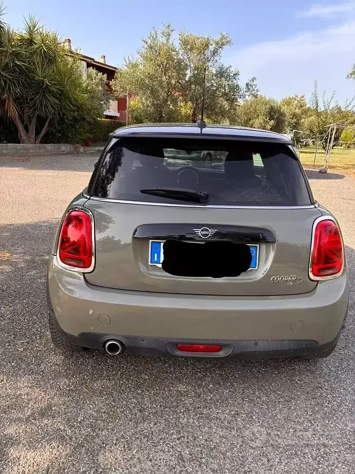 Usata Mini Cooper D 116 CV (85 kW) 2018 Verde Utilitaria