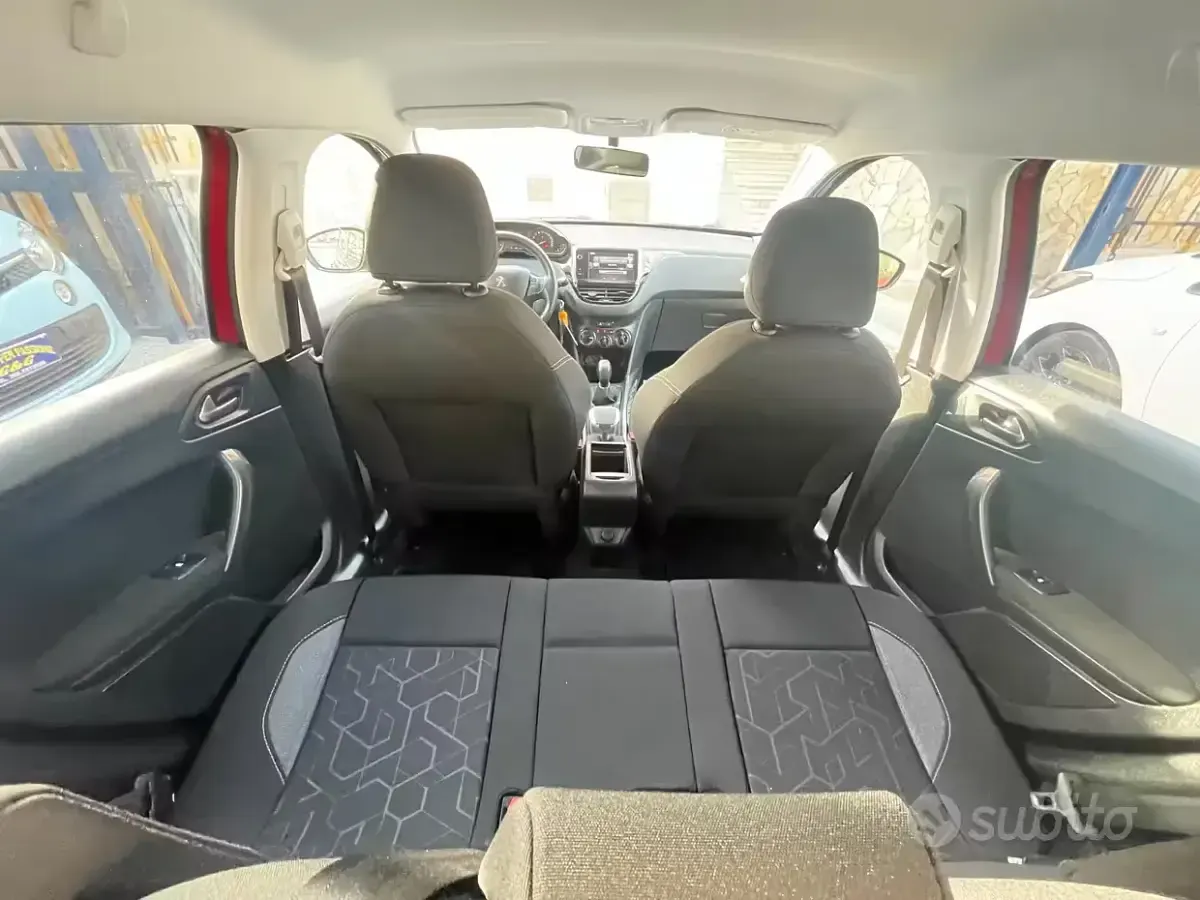 Usata Peugeot 2008 Active 99 CV (72 kW) 2017 Rosso SUV