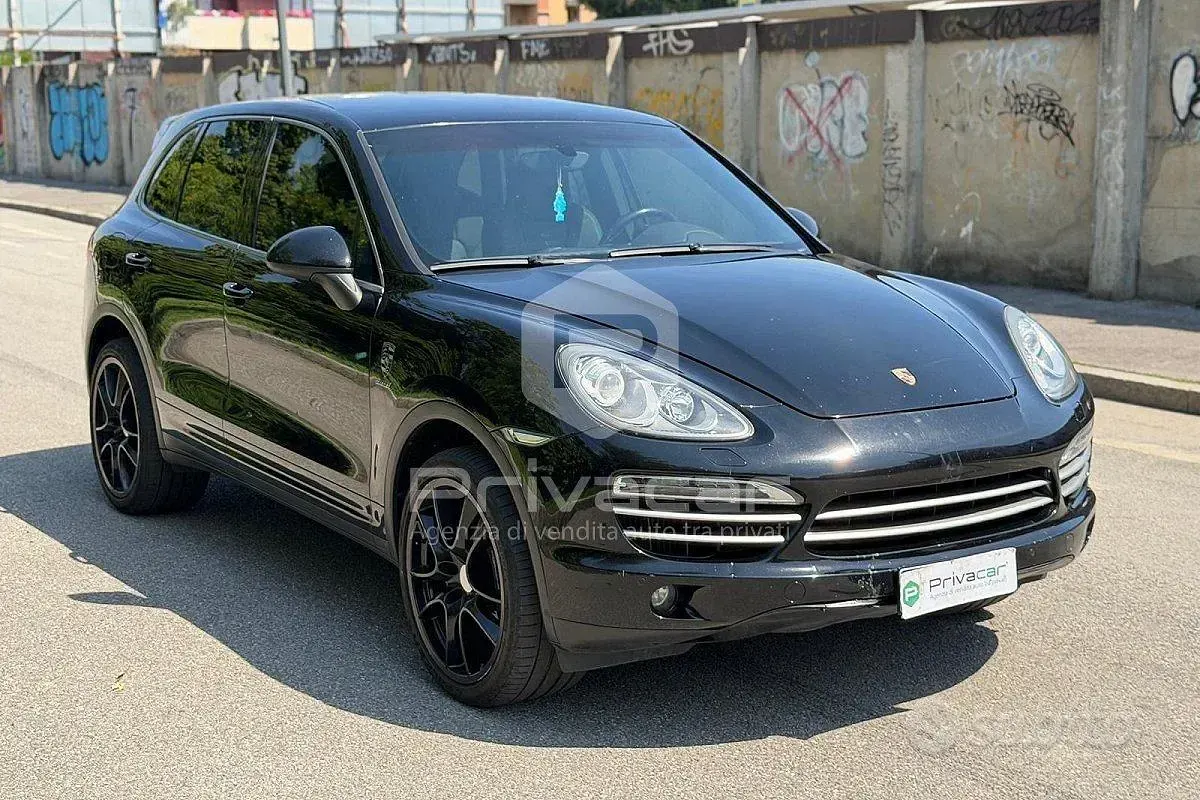 Usata Porsche Cayenne Platinum Edition 245 CV (180 kW) 2014 Nero SUV