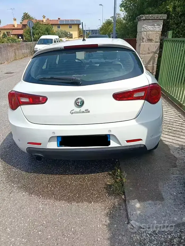 Usata Alfa Romeo Giulietta 109 CV (80 kW) 2013 Bianco Utilitaria