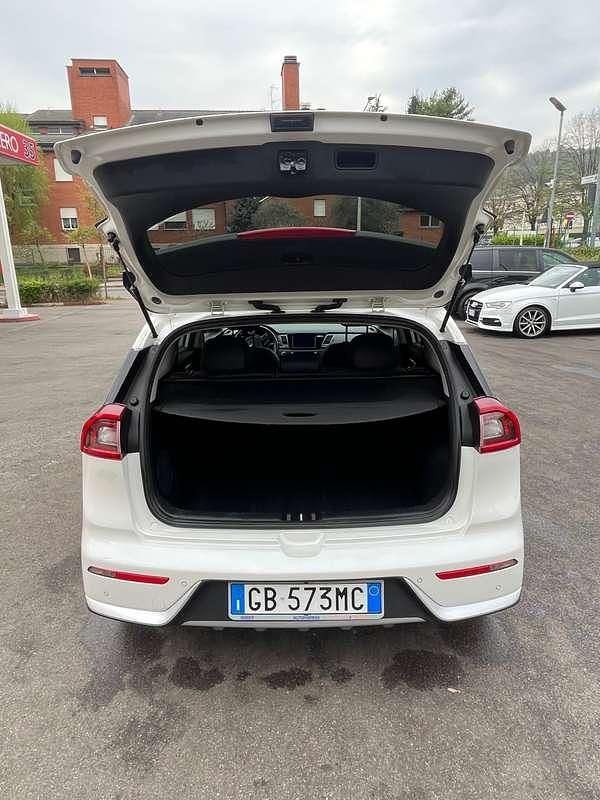 Usata Kia Niro 105 CV (77 kW) 2019 Bianco SUV