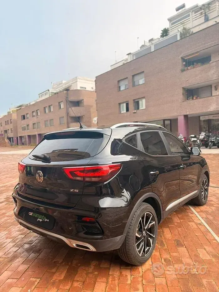 Usata MG ZS Luxury 106 CV (77 kW) 2024 Nero SUV