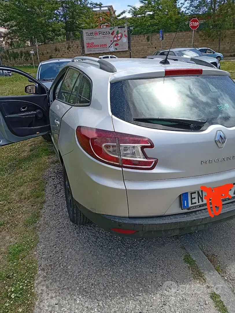 Usata Renault Mégane GrandTour 110 CV (80 kW) 2012 Grigio Station wagon