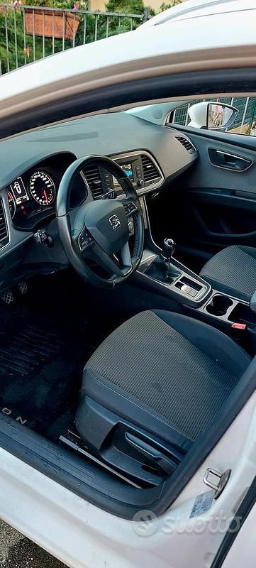 Usata Seat Leon 115 CV (84 kW) 2020 Bianco Berlina