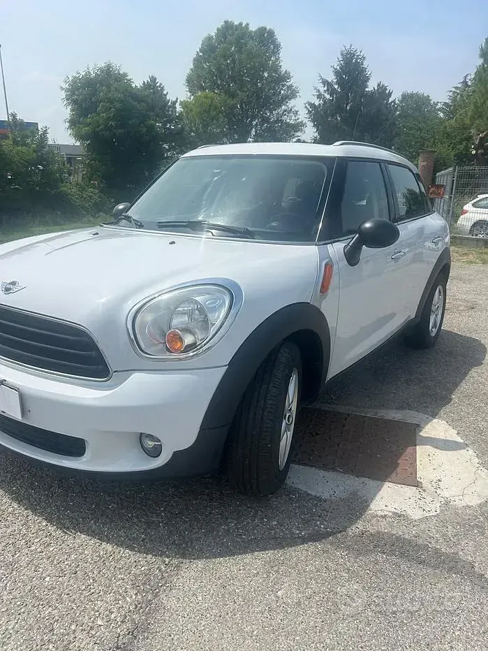 Usata Mini One Countryman 90 CV (66 kW) 2011 Bianco SUV