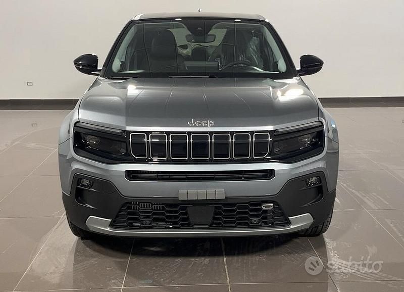 Usata Jeep Avenger 100 CV (73 kW) 2024 Grigio SUV