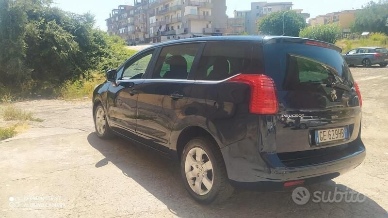 Usata Peugeot 5008 109 CV (80 kW) 2010 Blu Monovolume