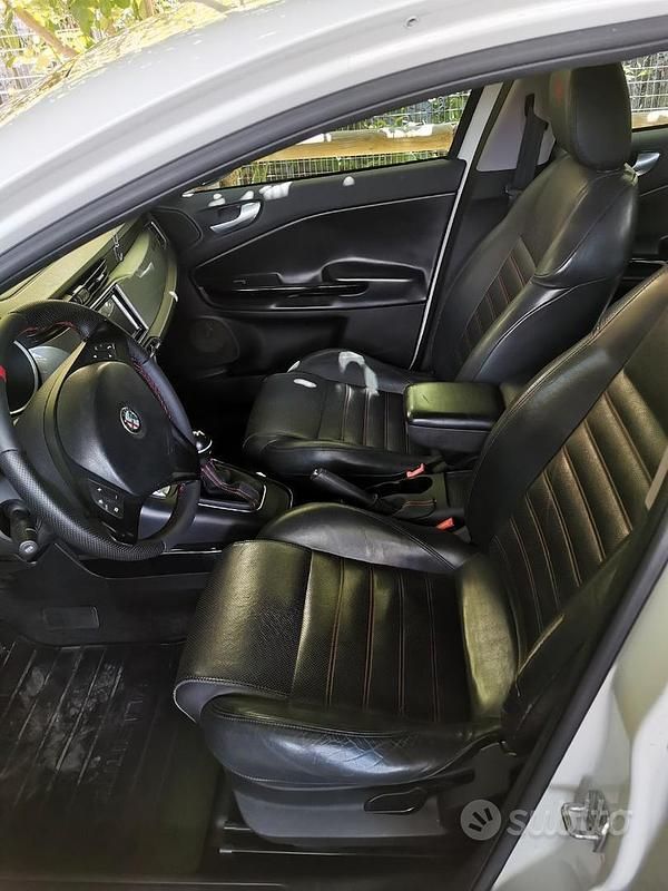 Usata Alfa Romeo Giulietta 105 CV (77 kW) 2013 Bianco Utilitaria