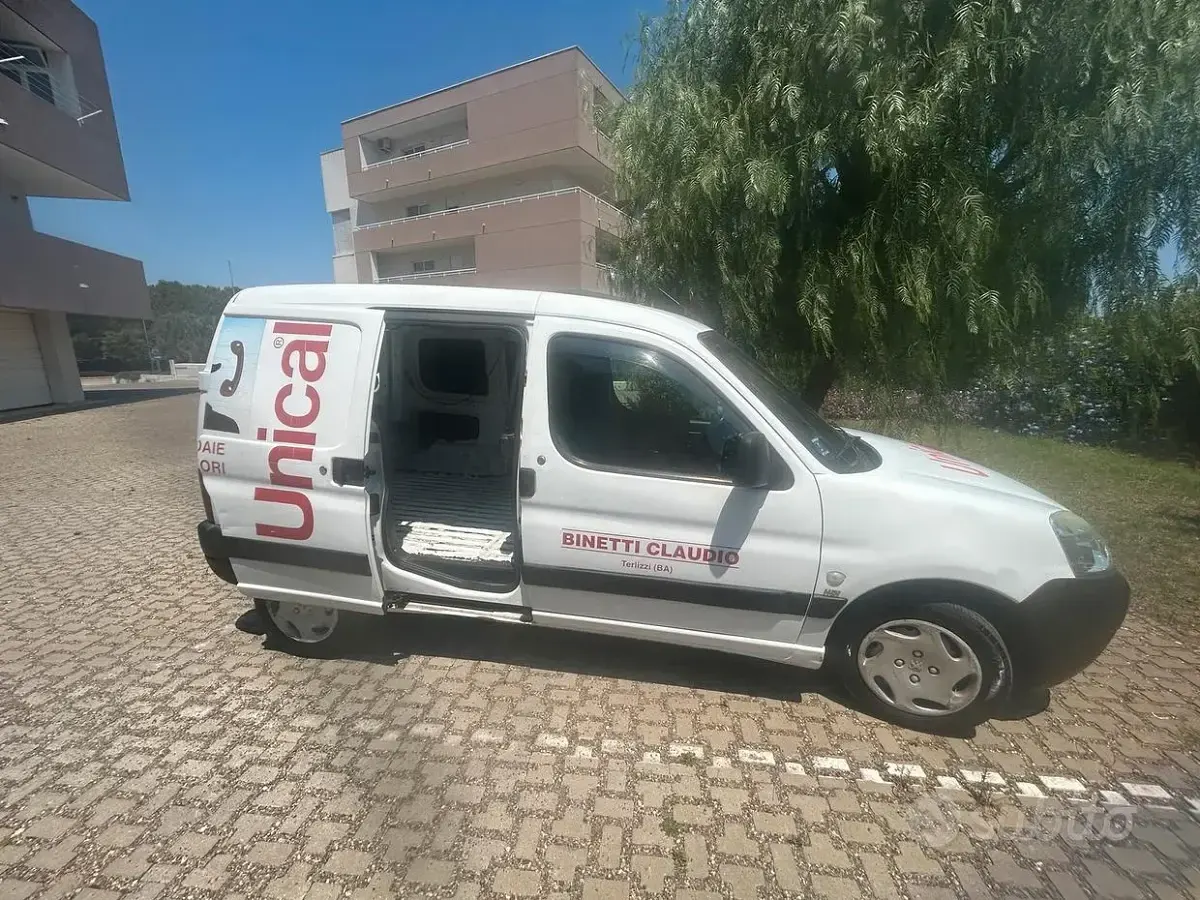 Usata Peugeot Partner 90 CV (66 kW) 2005 Bianco Monovolume