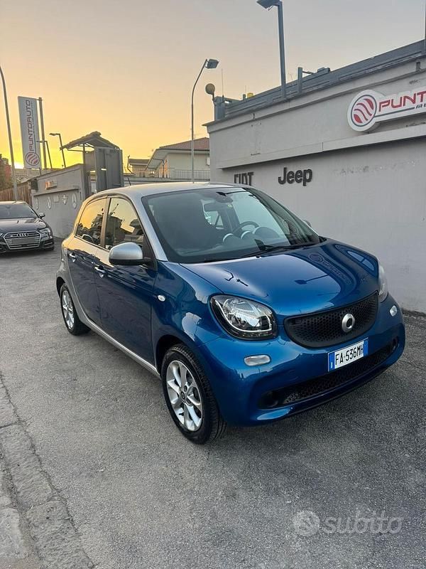 Usata Smart ForFour Passion 71 CV (52 kW) 2015 Blu Utilitaria