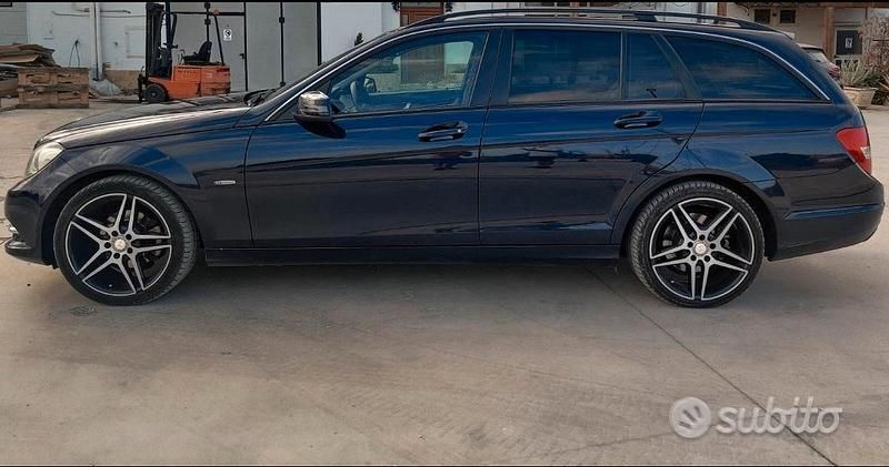Second-hand Mercedes C220 170 CP (125 kW) 2011 Albastru Break