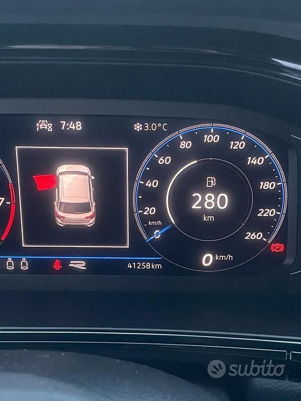 Usata VW T-Roc R-line 150 CV (110 kW) 2023 Blu SUV