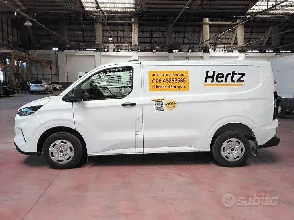 Usata Ford Transit Custom Trend 136 CV (100 kW) 2024 Frozen white Furgone