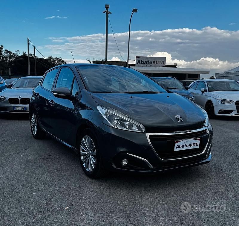 Usata Peugeot 208 Allure 75 CV (55 kW) 2018 Grigio Utilitaria