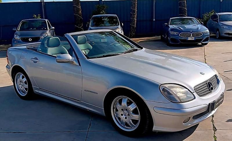 Argento Usata 2004 Mercedes SLK200 Edition Cabrio | 8900 € (Ottimo prezzo) - Immagine 1/4