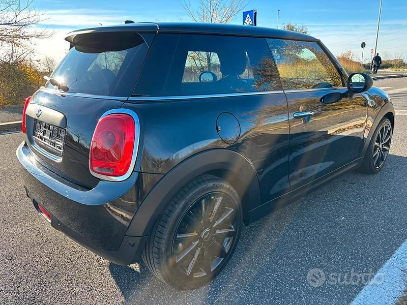 Usata Mini One D Business 95 CV (69 kW) 2018 Nero Utilitaria