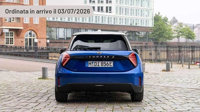 Argento Nuova 2025 Mini Cooper SE Classic Utilitaria | 33.490 € (Molto cara) - Immagine 1/1