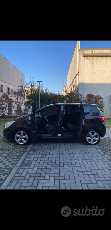 Usato 2010 Opel Meriva 1.4 Benzin 101 CV (5.200 €)