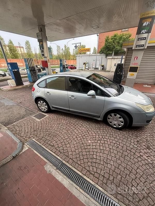 Usata 2007 Citroën C4 Tre volumi | 1200 € (Super prezzo) - Immagine 1/4