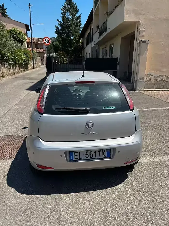 Usata Fiat Punto 69 CV (50 kW) 2012 Grigio Utilitaria