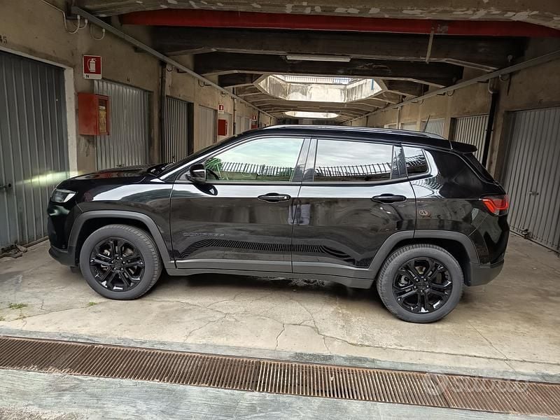 Nero Usata 2022 Jeep Compass SUV | 22.000 € (Ottimo prezzo) - Immagine 1/4