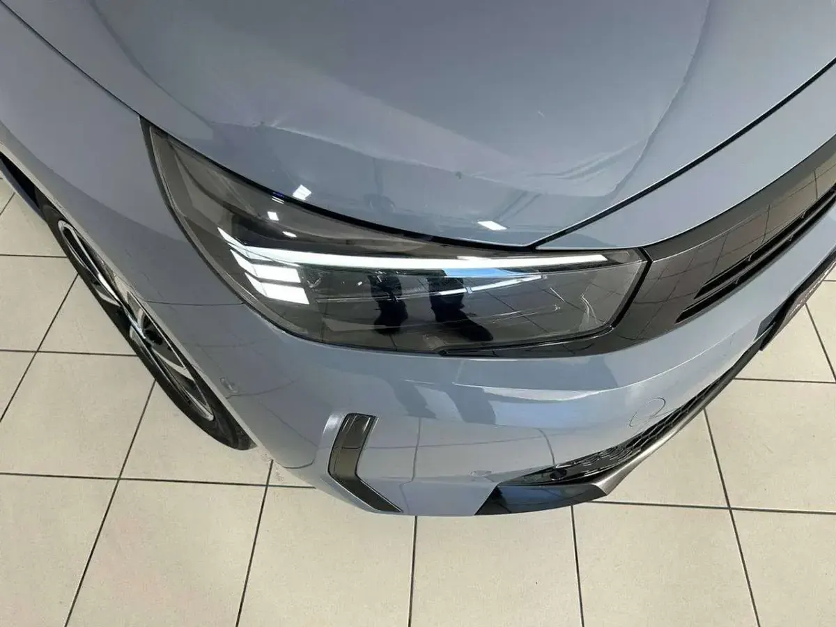 Usata Opel Corsa GS Line 101 CV (74 kW) 2024 Grigio Utilitaria