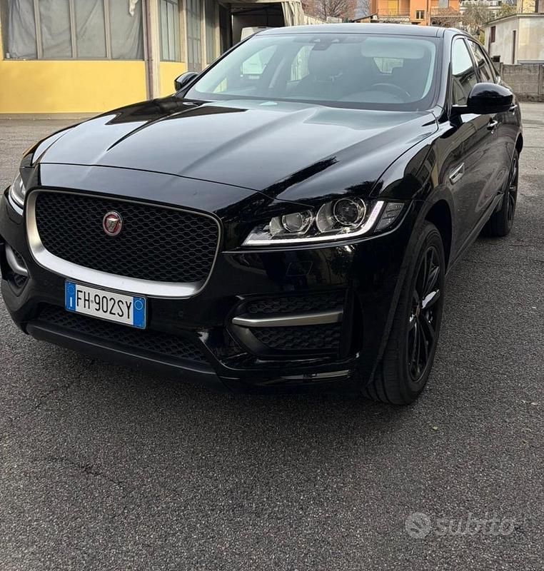 Nero Usata 2017 Jaguar F-Pace R-Sport SUV | 14.500 € (Super prezzo) - Immagine 1/4