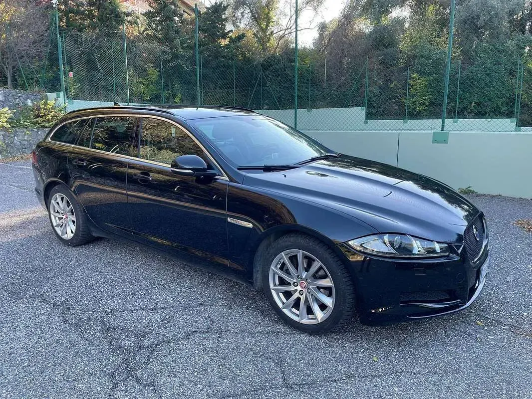 Usata Jaguar XF Sportbrake Premium Luxury 200 CV (147 kW) 2015 Nero Station wagon