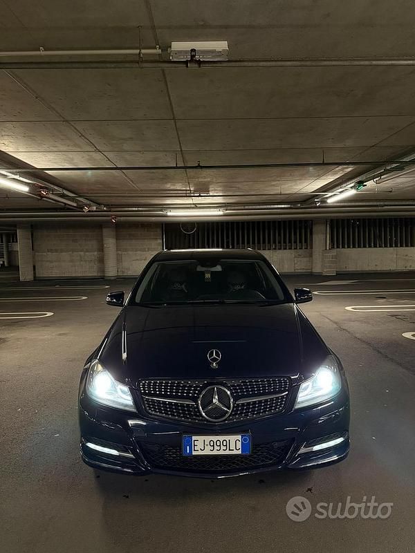 Usata Mercedes C220 170 CV (125 kW) 2011 Blu Berlina
