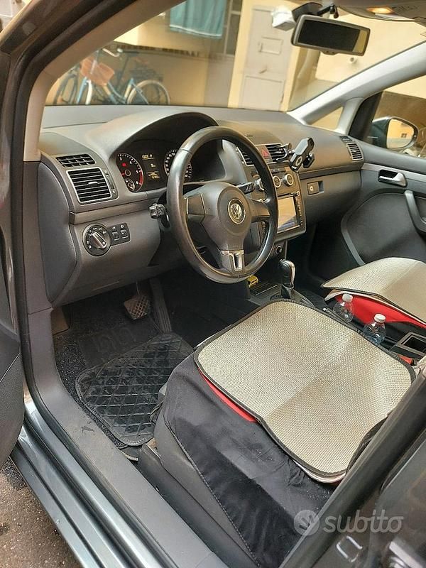 Usata VW Touran 102 CV (75 kW) 2013 Grigio Monovolume