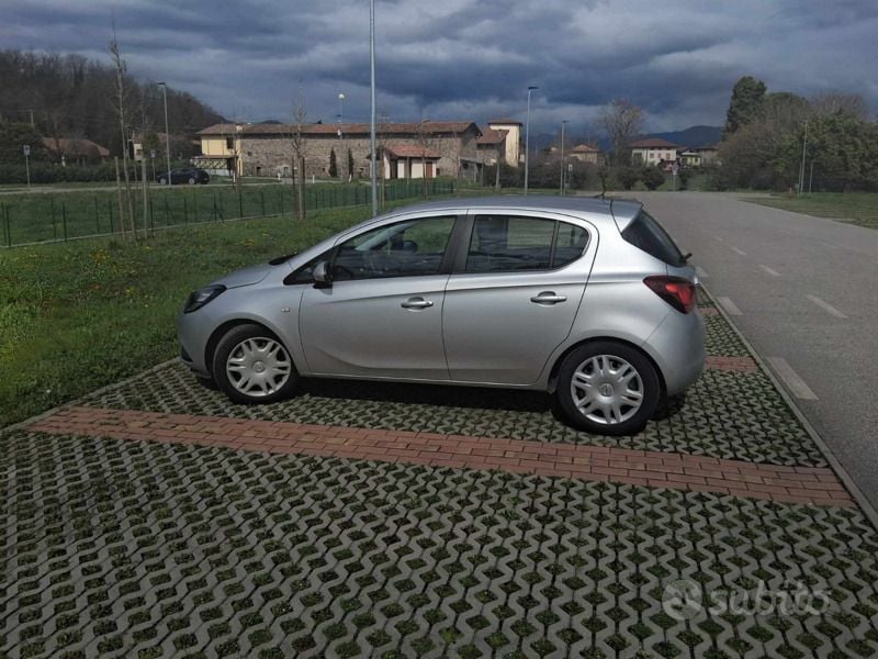 Usata Opel Corsa Enjoy 75 CV (55 kW) 2016 Grigio Berlina